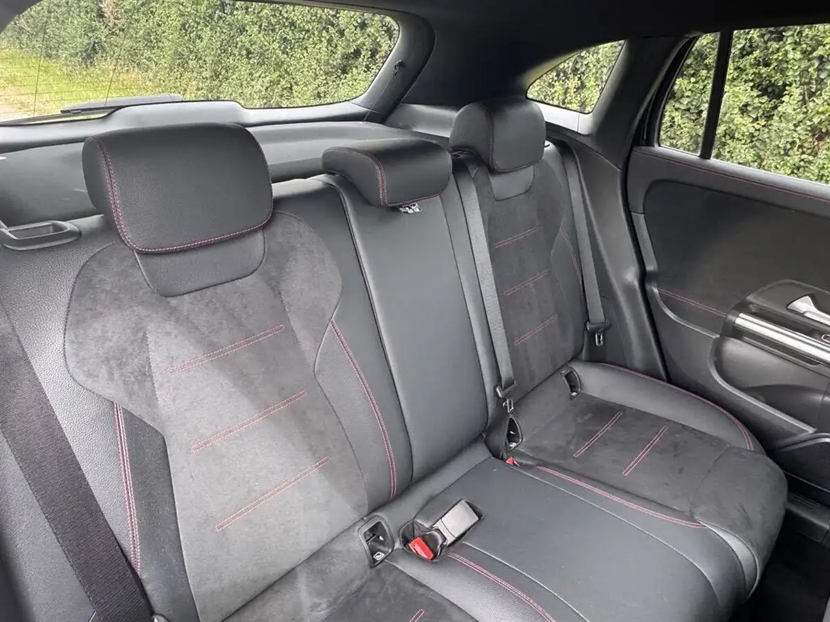 2022-mercedes-benz-gla-class-13-gla-200-amg-line-premium-big-12