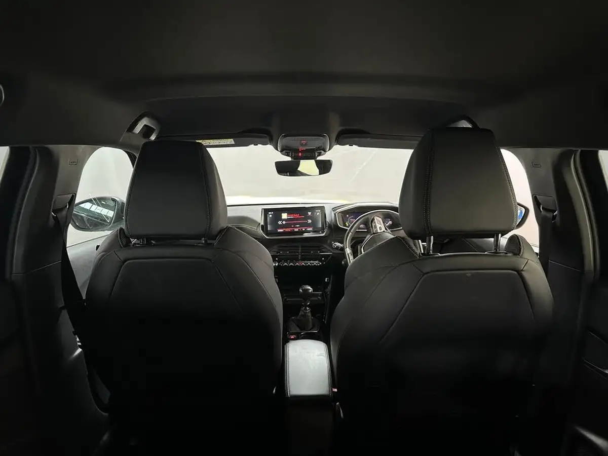 2022-peugeot-2008-suv-12-puretech-gt-big-12