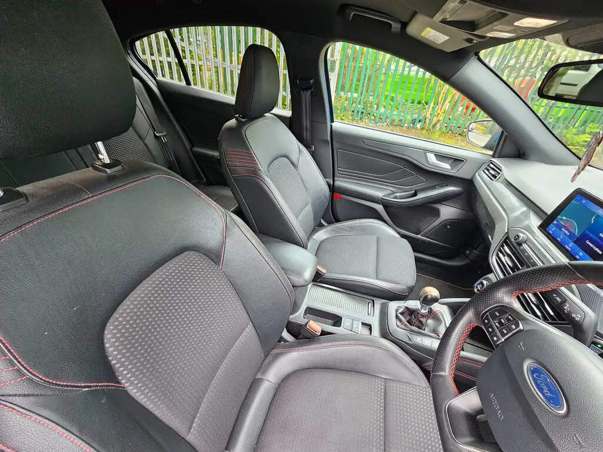 2018-ford-focus-10t-st-line-x-125ps-hatchback-big-4