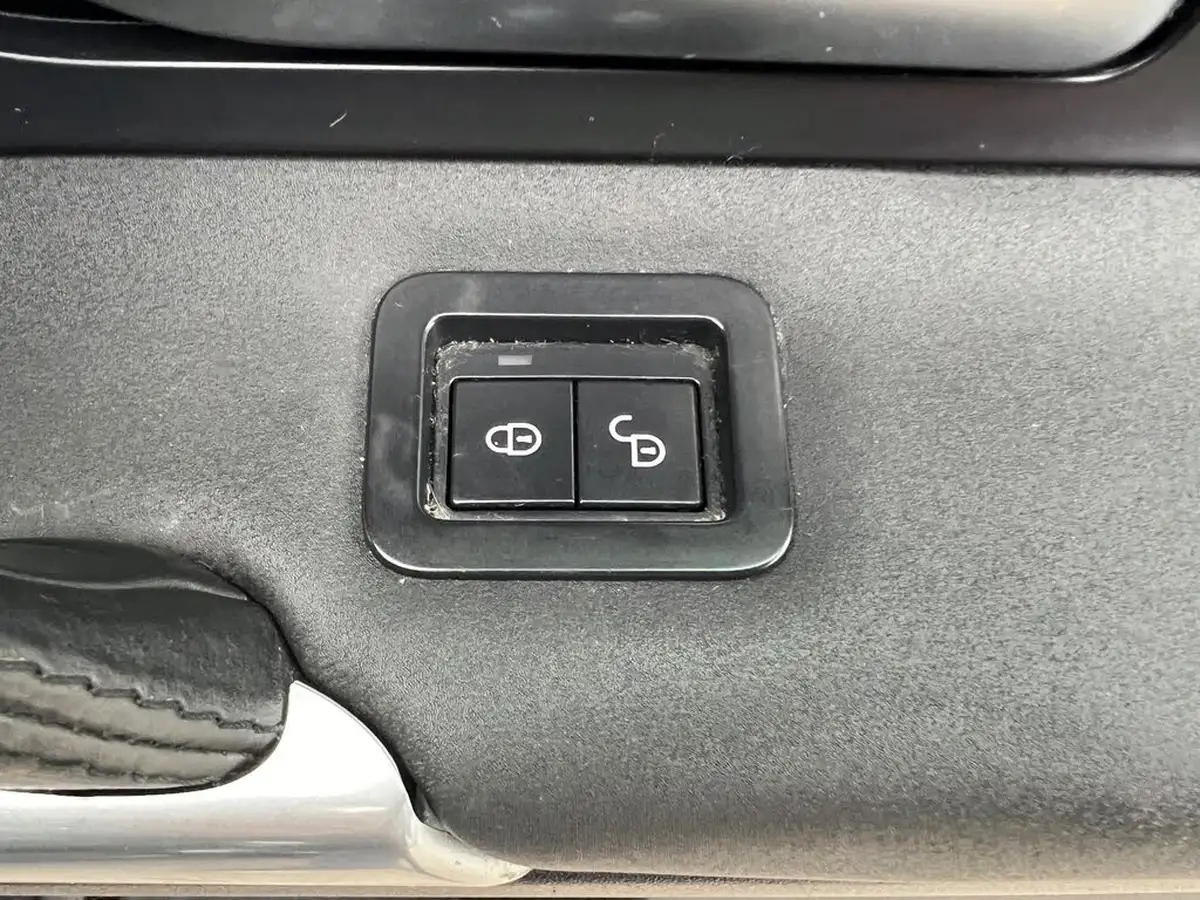 2018-land-rover-discovery-sport-20td4-landmark-big-49