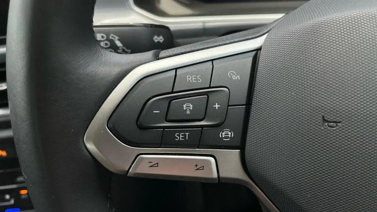 2024-volkswagen-t-roc-10-tsi-style-115ps-hatchback-5d-big-21