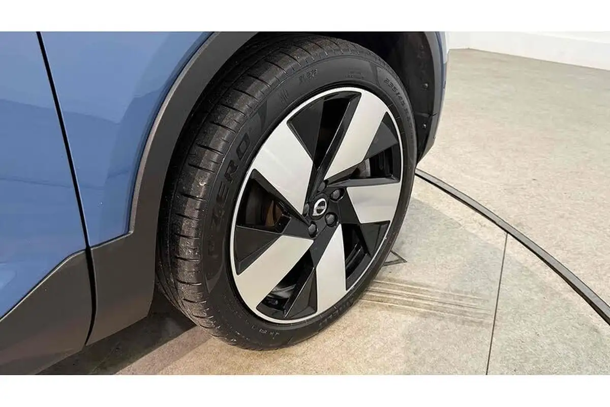 2022-volvo-c40-e-twin-recharge-pro-big-15