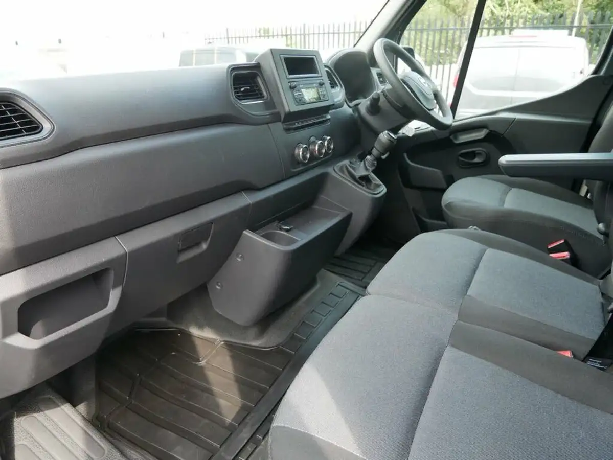 2023-nissan-interstar-23dci-f35-l3h3-tekna-135pseu6d-big-18