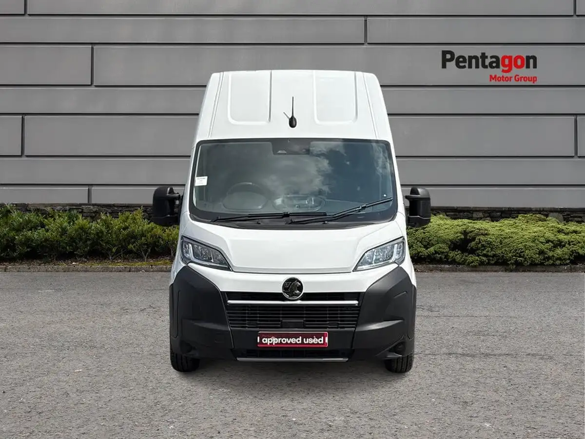 2024-vauxhall-movano-big-15