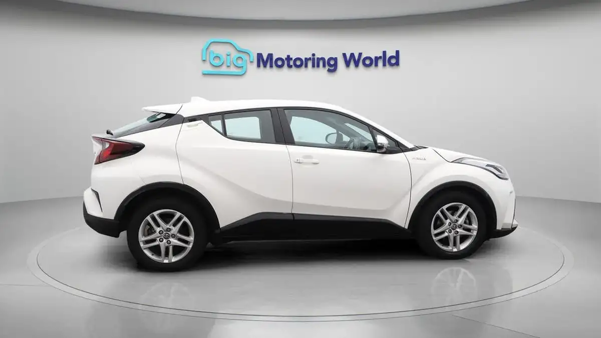 2022-toyota-c-hr-18-vvt-i-icon-big-8