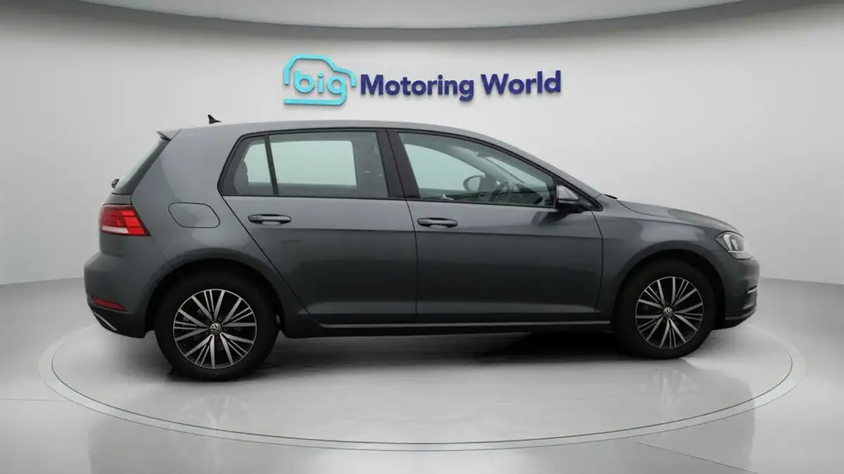 2019-volkswagen-golf-16tdi-se-hatchback-5d-dsg-big-7
