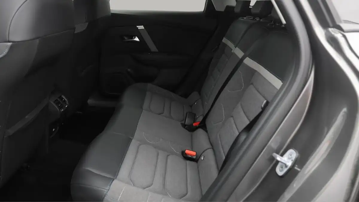 2023-citroen-c4-12-puretech-c-series-edition-eat8-big-24