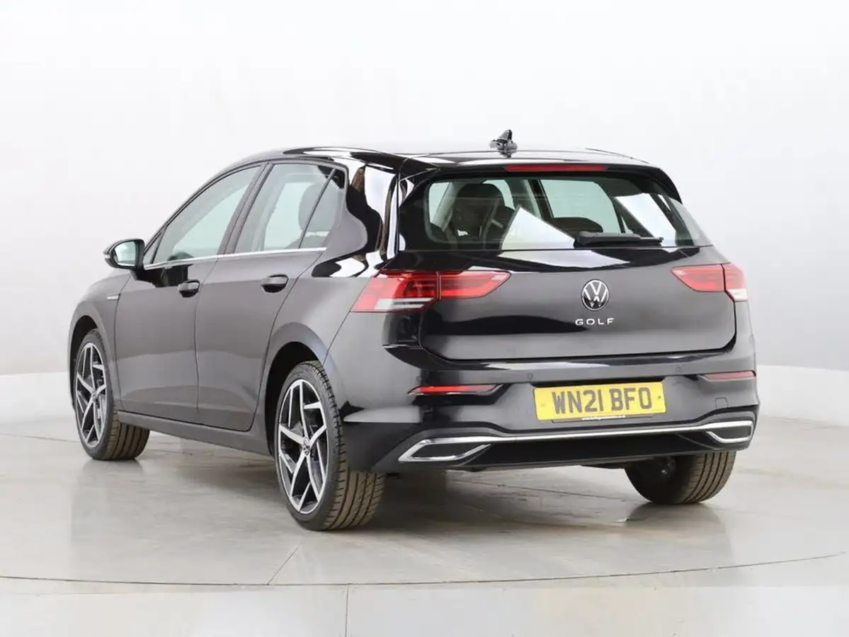 2021-volkswagen-golf-15-tsi-style-130ps-hatchback-big-8