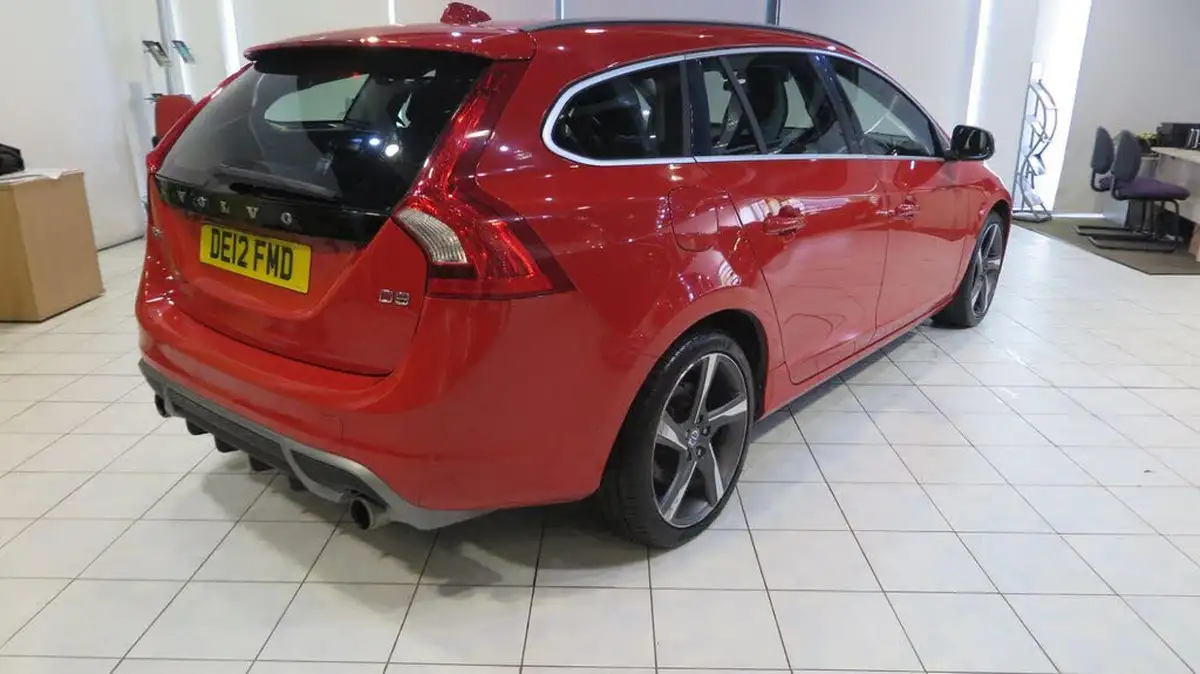 2012-volvo-v60-20td-d3-ocean-race-big-8