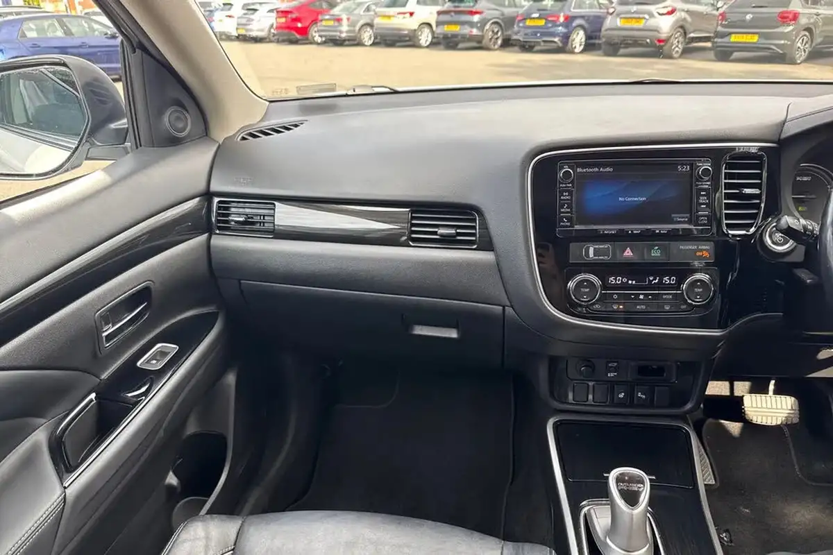 2017-mitsubishi-outlander-20-4hs-phev-5st-big-19