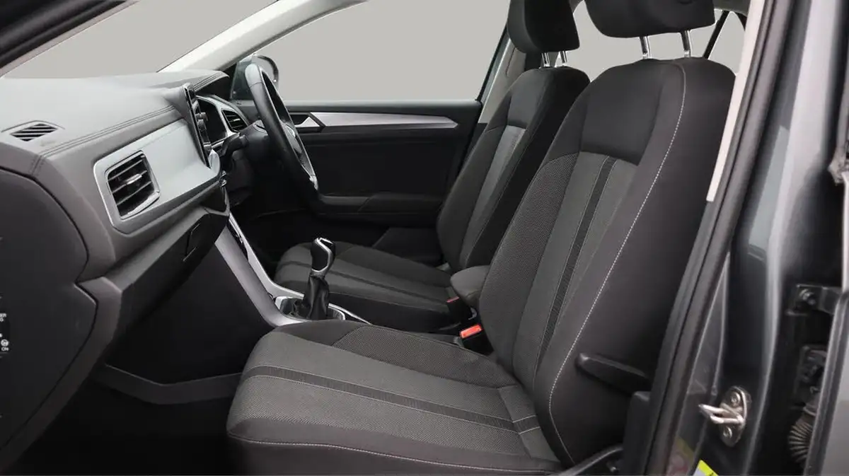 2023-volkswagen-t-roc-10-tsi-life-big-14