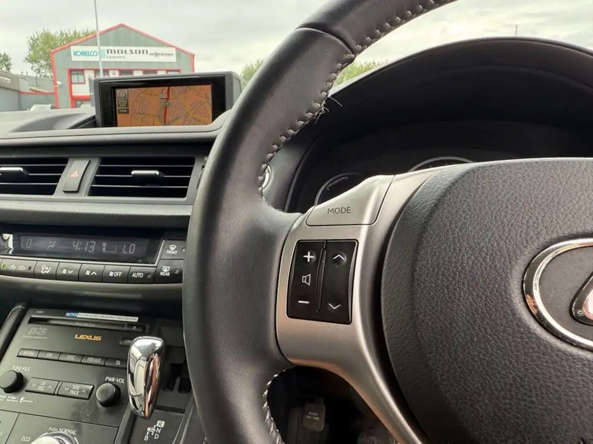 2012-lexus-ct-200h-18-se-l-premier-big-20
