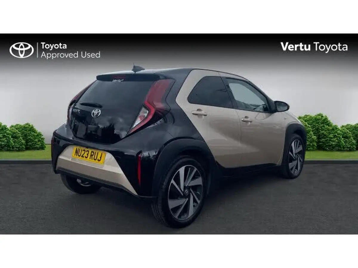 2023-toyota-aygo-x-10-vvt-i-edge-cvt-big-1