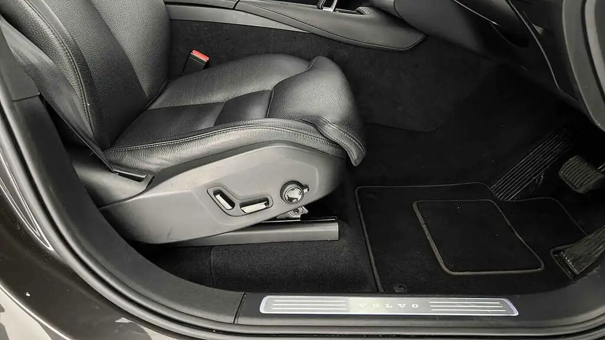 2023-volvo-xc90-20-b5-plus-big-30