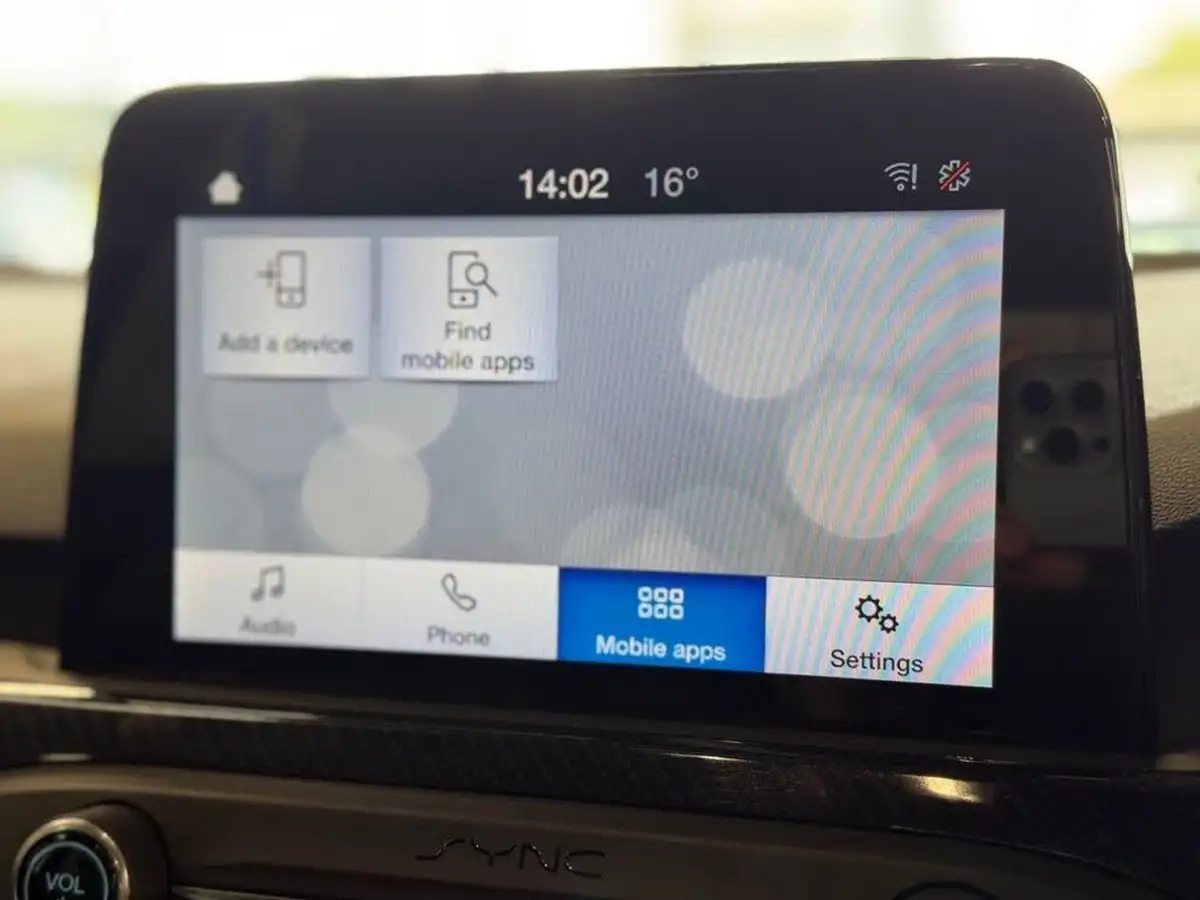 2019-ford-focus-15t-st-line-estate-big-42