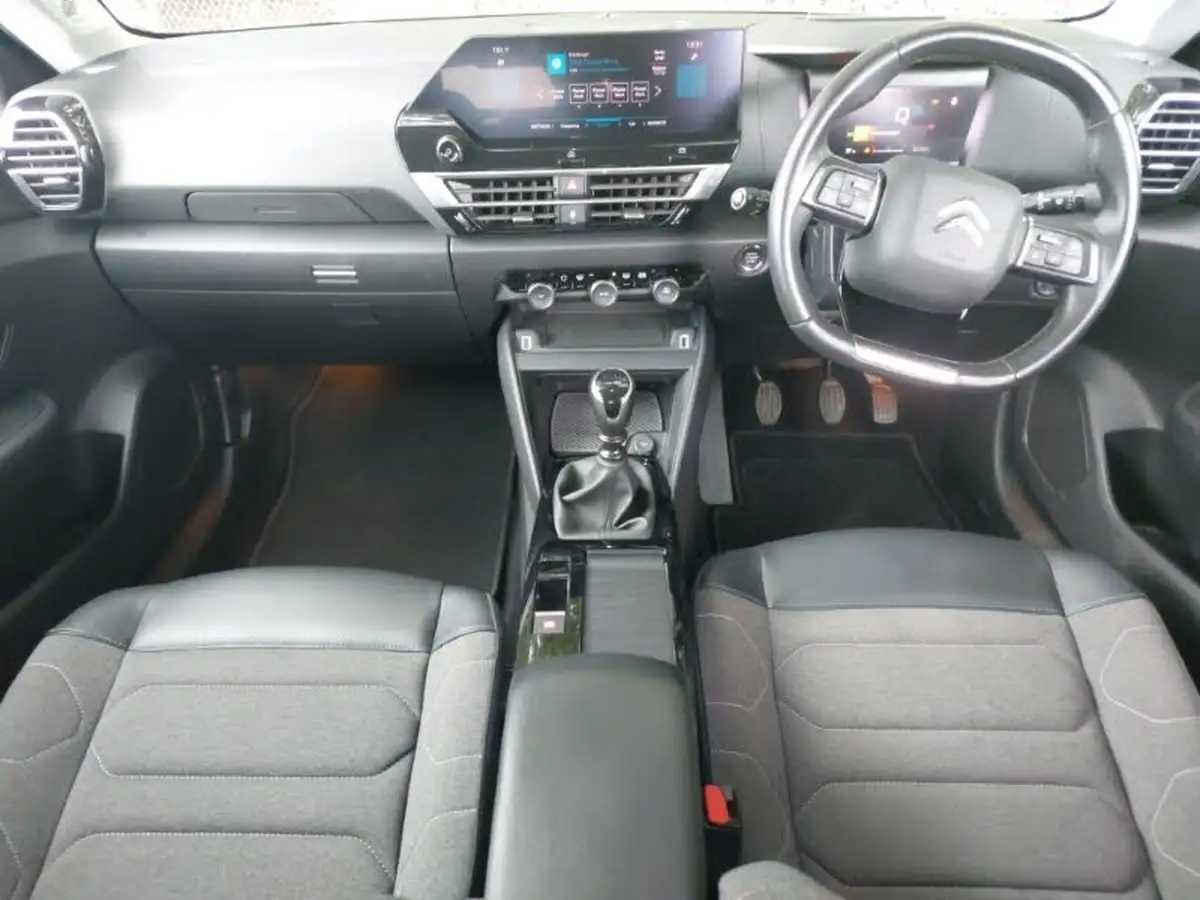 2022-citroen-c4-12-puretech-shine-130ps-big-2