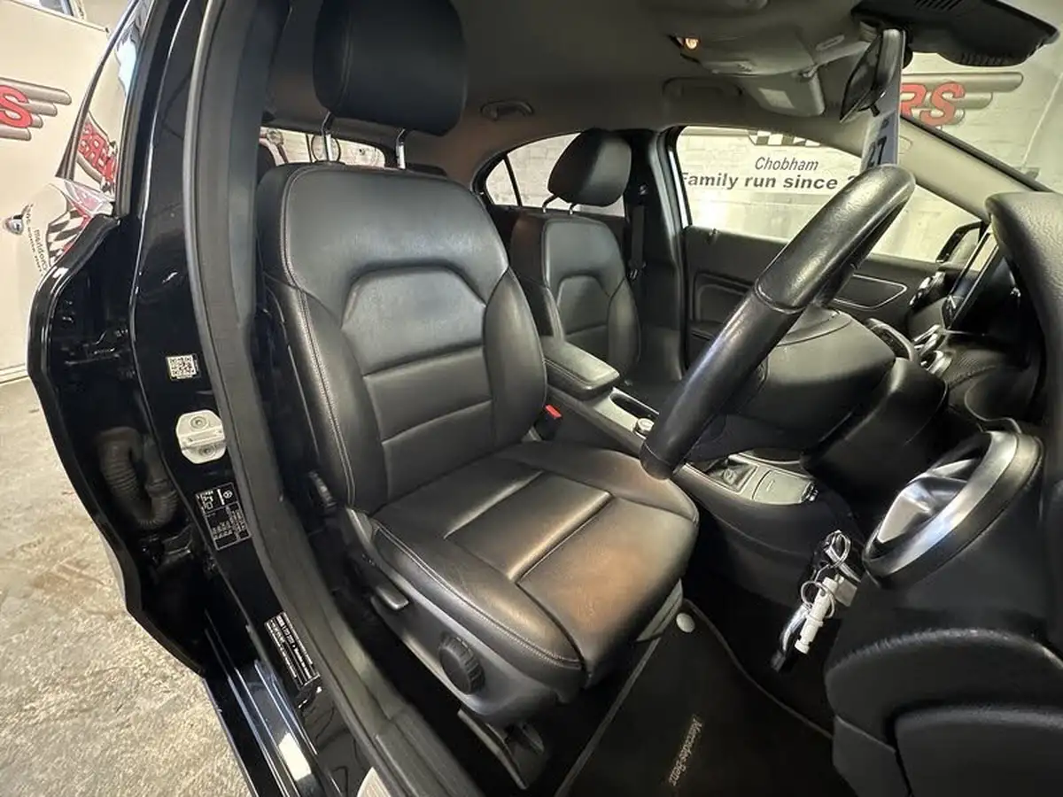 2017-mercedes-benz-a-class-16-a160-se-ss-big-10