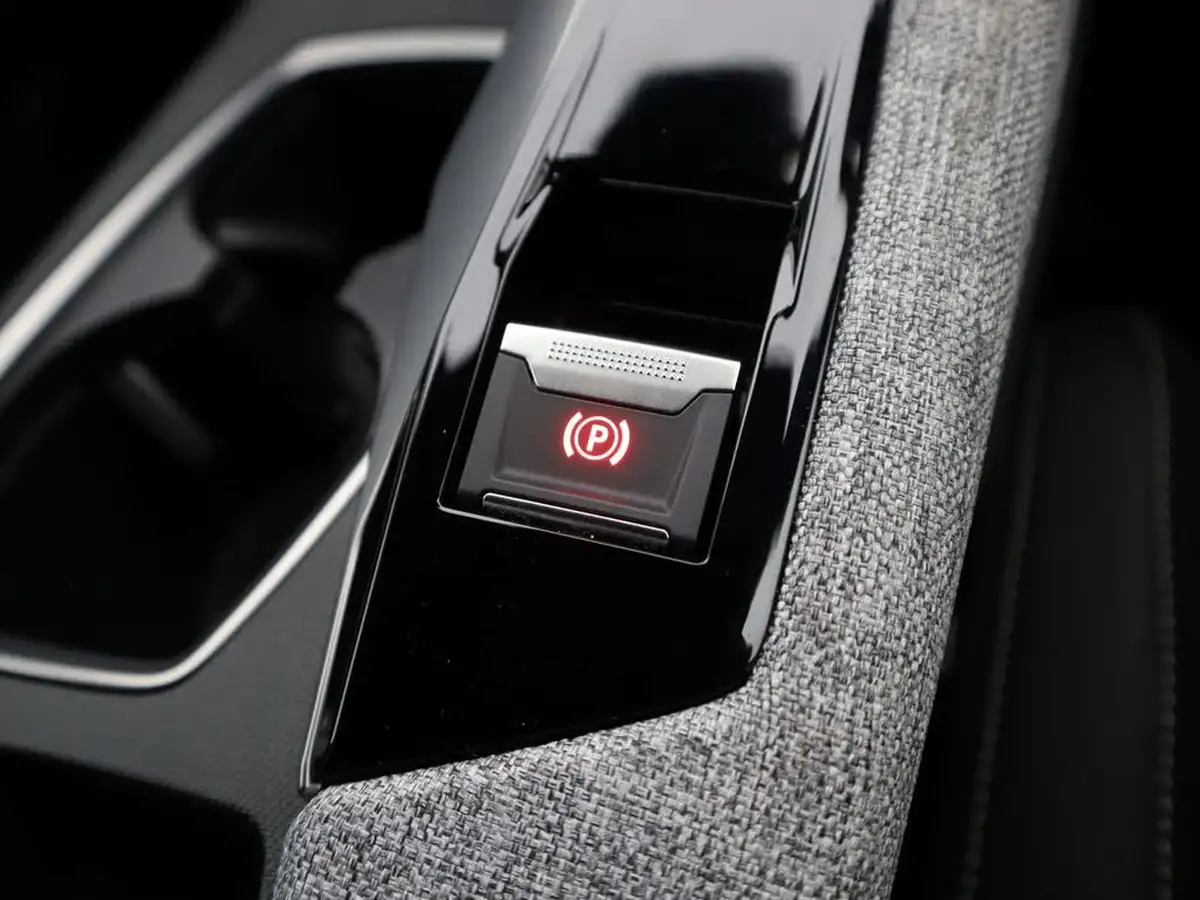 2024-peugeot-3008-suv-e-gt-210ps-73kwh-big-35