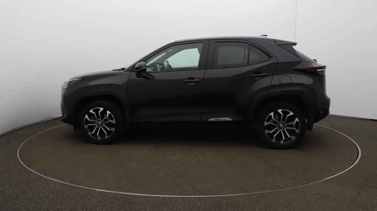 2022-toyota-yaris-cross-15-vvt-i-design-big-64