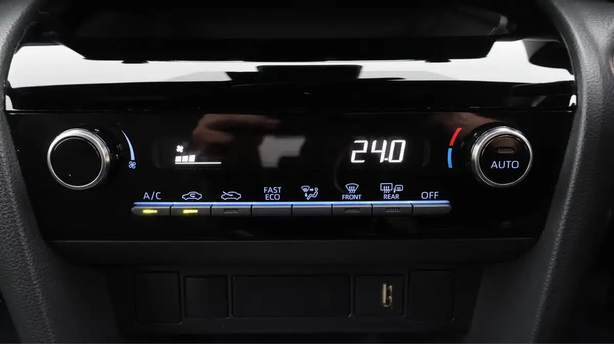 2022-toyota-yaris-cross-15-vvt-i-design-big-12