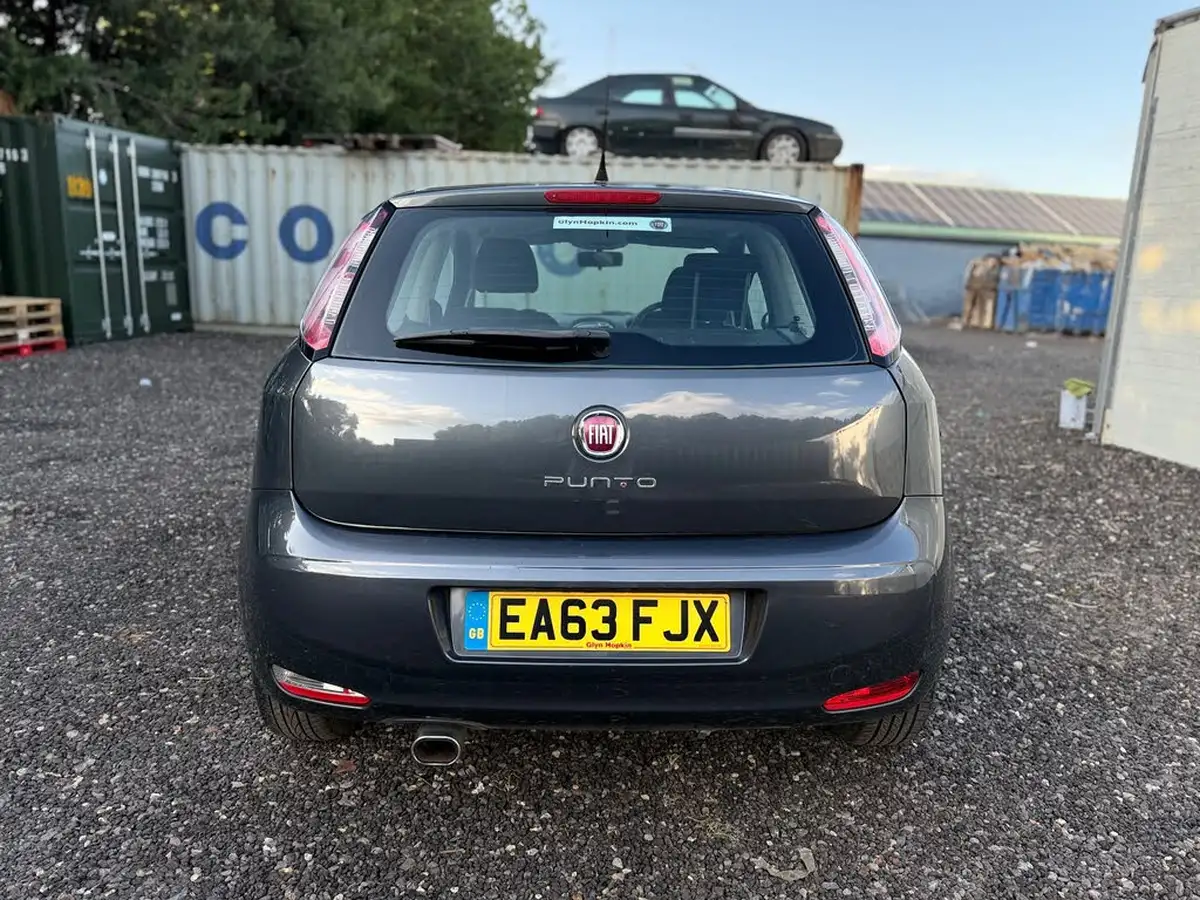 2013-fiat-punto-14-easy-8v-77bhp-ss-3d-big-7
