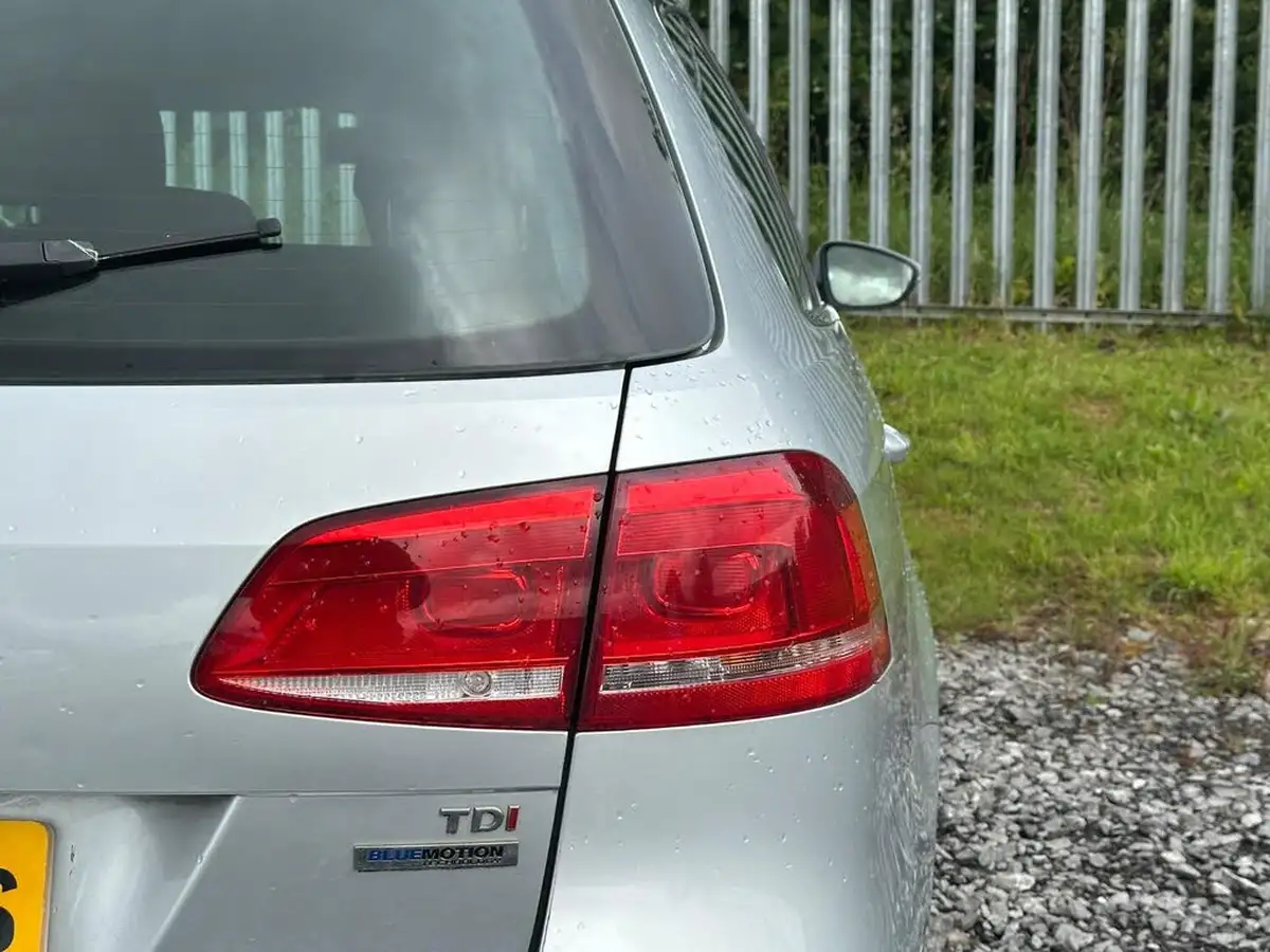 2012-volkswagen-passat-16td-se-estate-5d-big-13