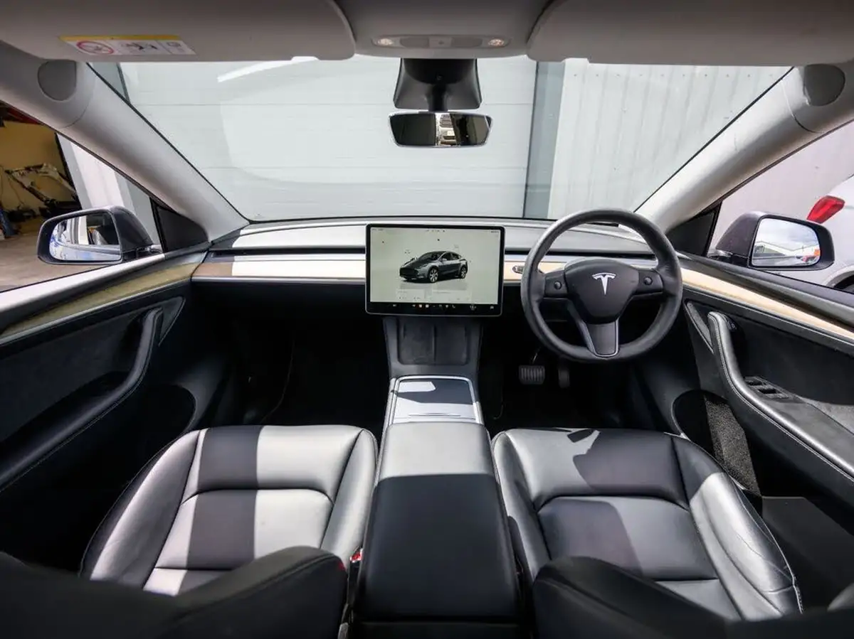 2023-tesla-model-y-e-long-range-big-2