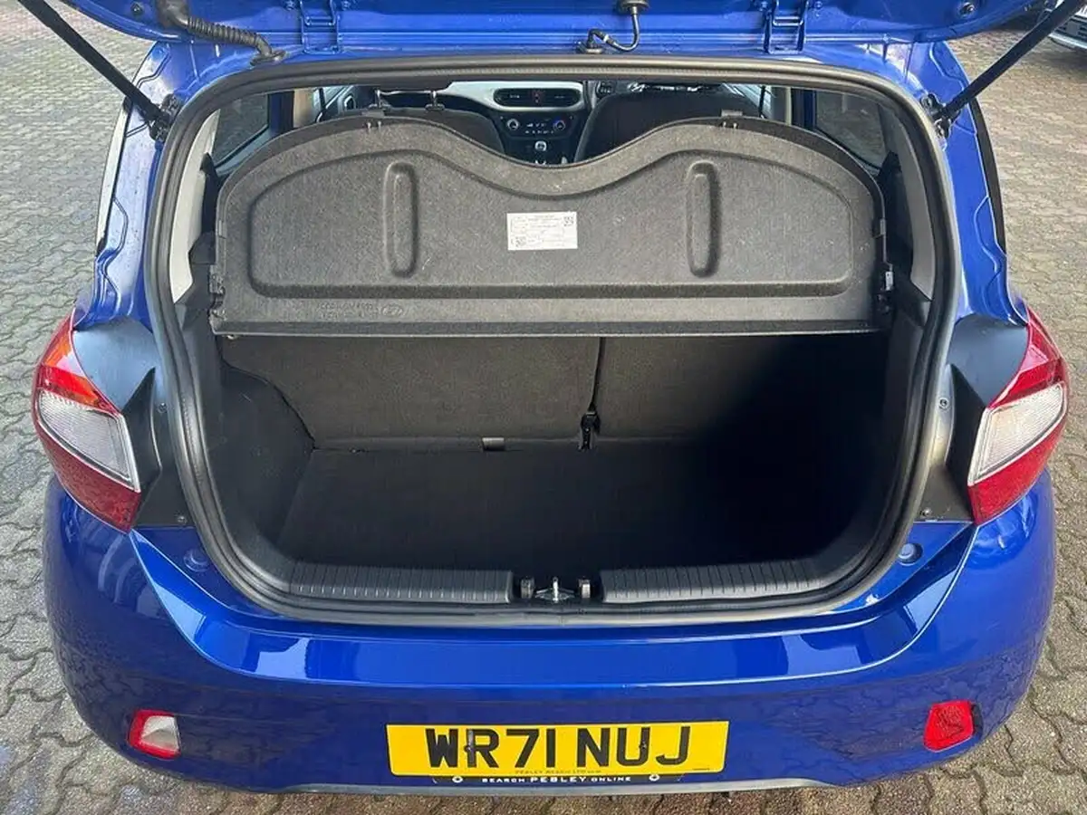 2021-hyundai-i10-10-premium-big-16