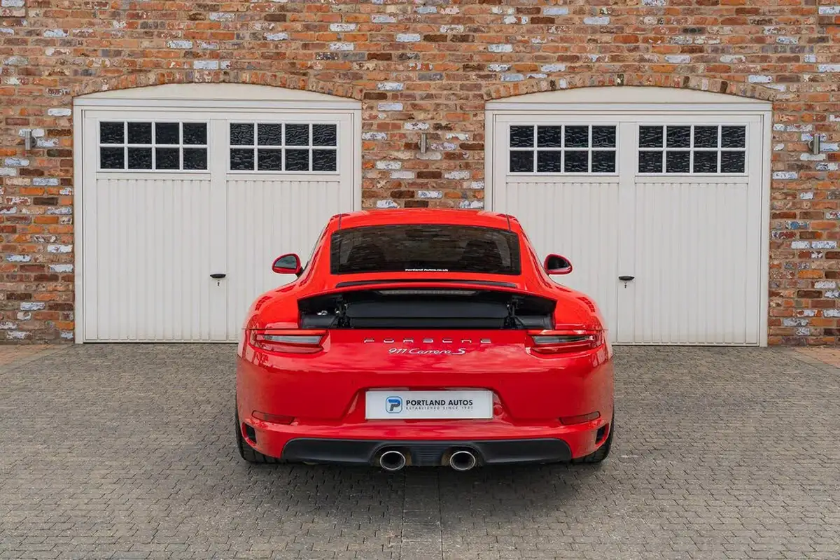 2016-porsche-911-30-carrera-s-coupe-pdk-big-15