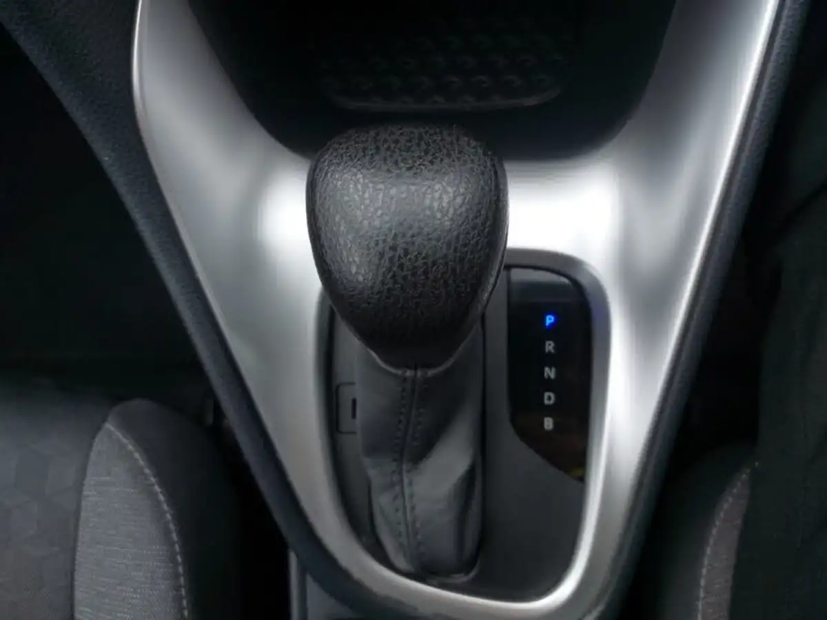 2022-toyota-yaris-15-vvt-i-icon-big-17