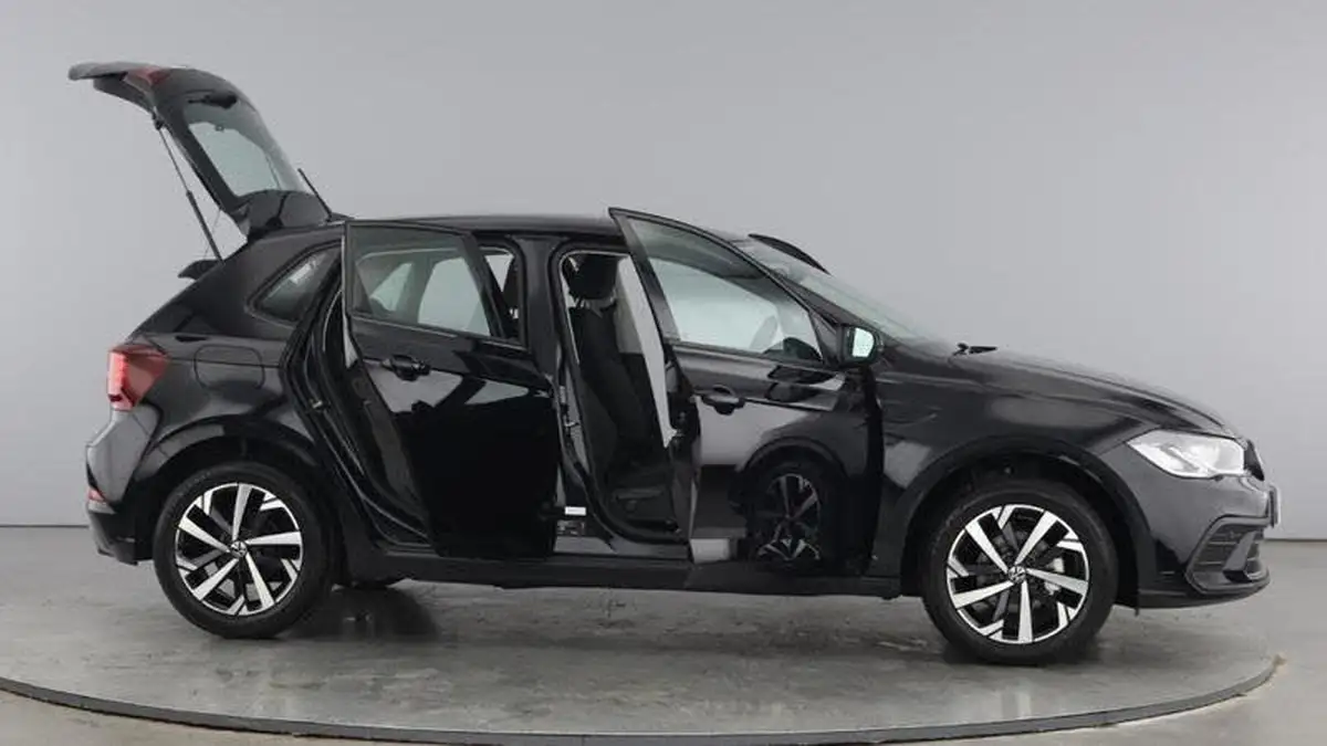 2024-volkswagen-polo-10-life-big-9