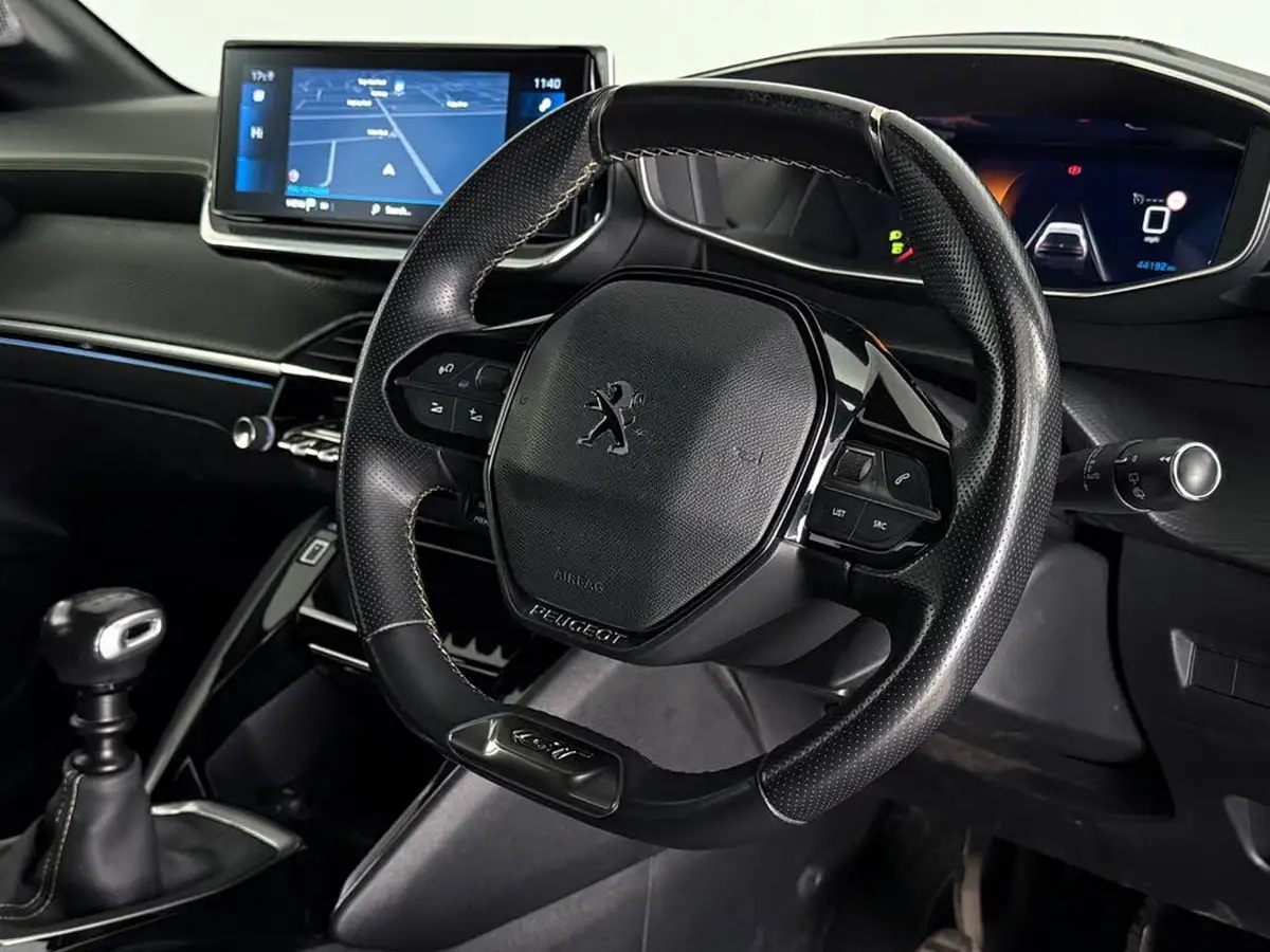 2020-peugeot-208-12-puretech-gt-line-100bhp-big-14