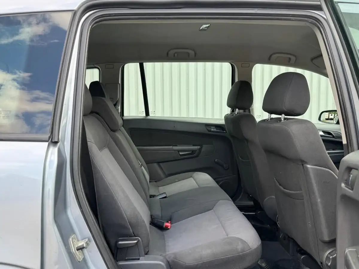 2008-vauxhall-zafira-16-exclusiv-105ps-big-23