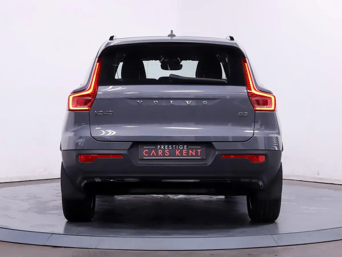 2023-volvo-xc40-20-b3-plus-big-10