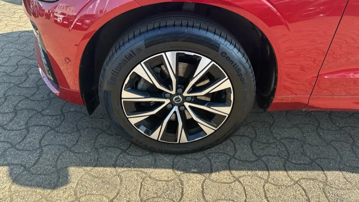 2022-volvo-xc60-20-b5-plus-big-45