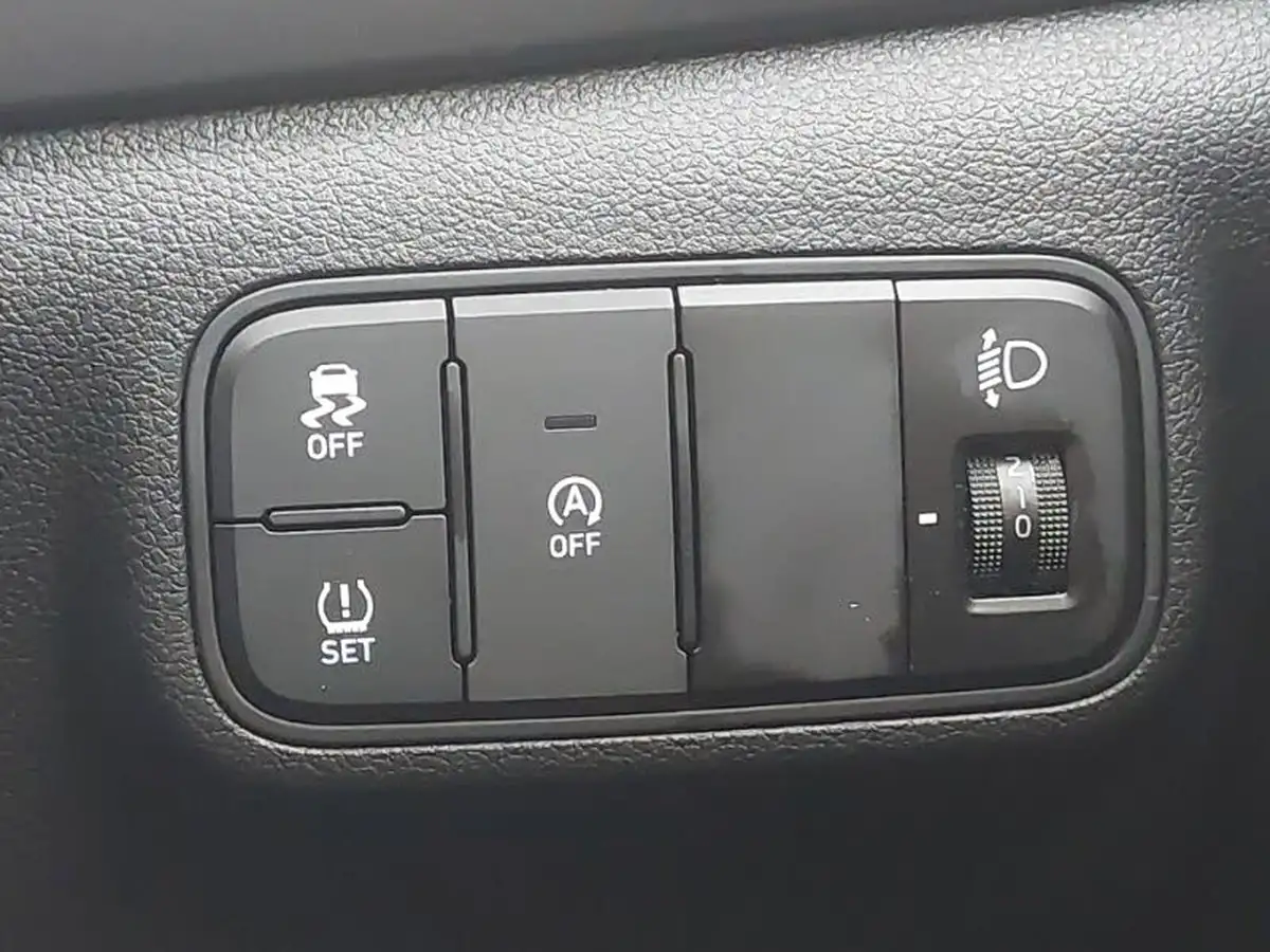 2024-hyundai-i20-10-t-gdi-advance-dct-big-14