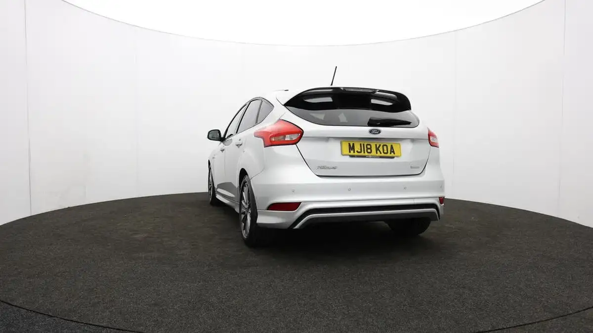 2018-ford-focus-10t-st-line-140ps-hatchback-big-34
