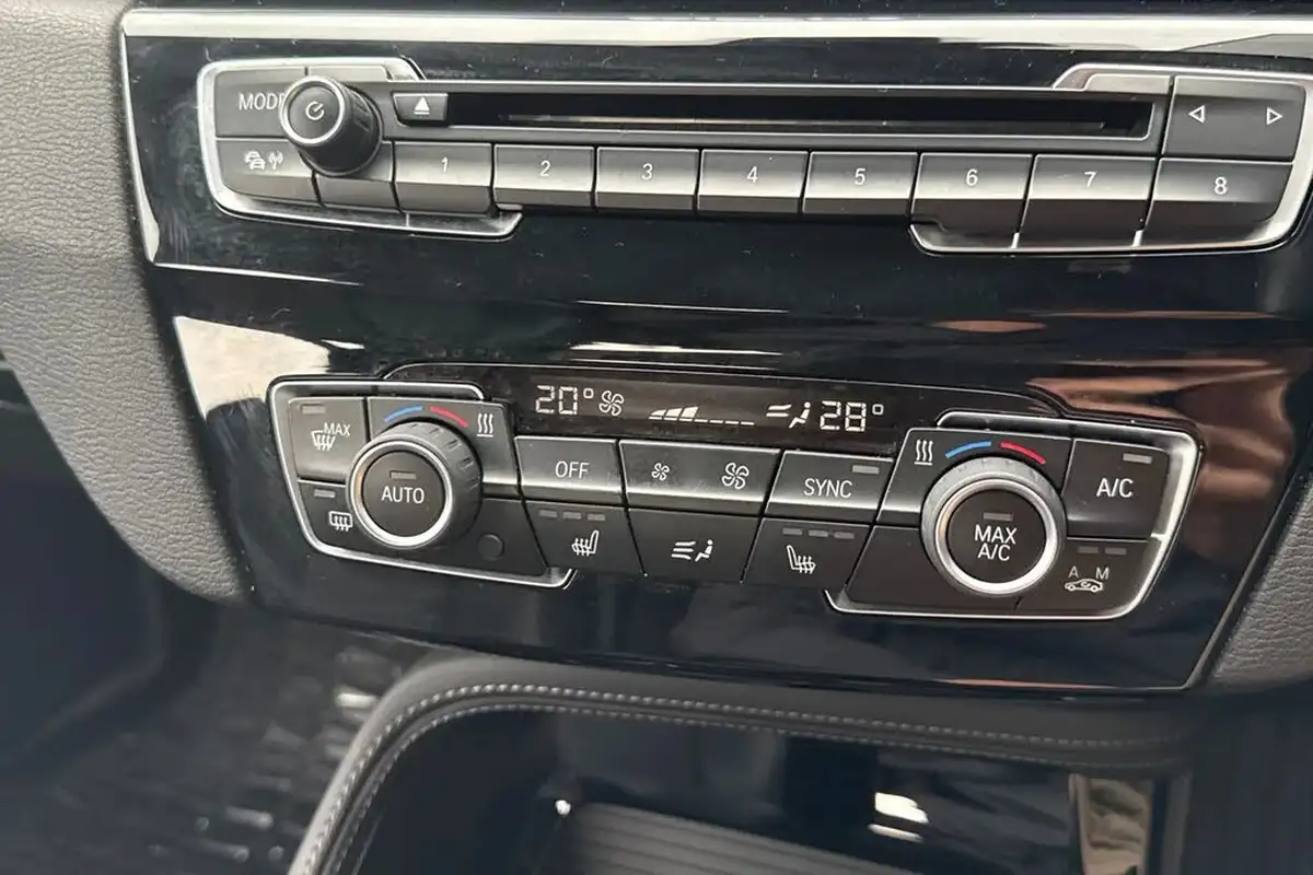 2017-bmw-x1-20-xdrive20i-xline-big-21