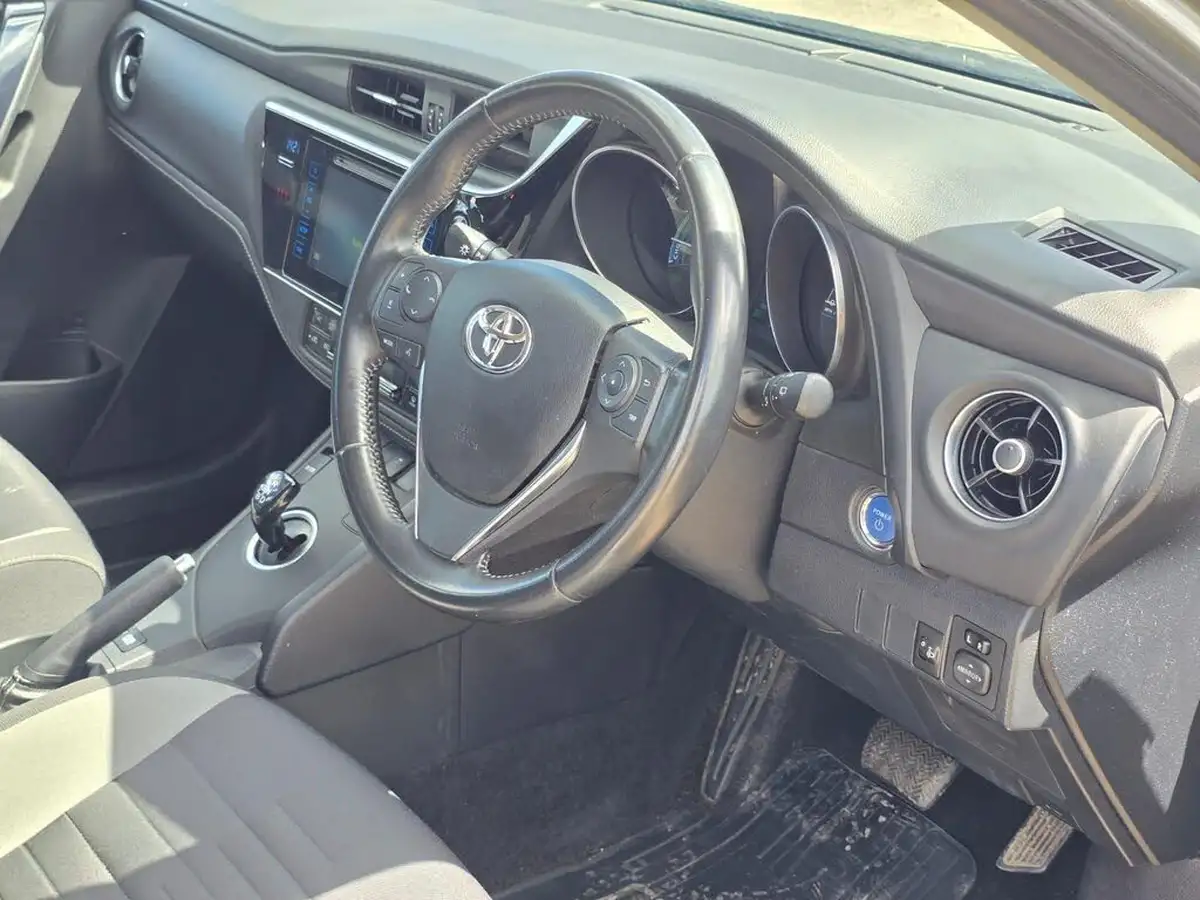 2016-toyota-auris-18-vvt-i-hsd-icon-hatchback-big-21