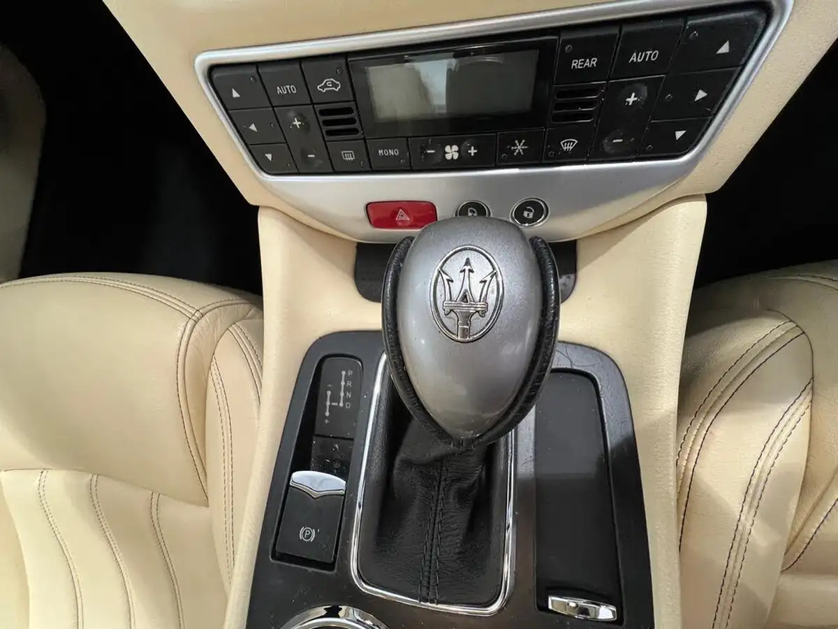 2010-maserati-granturismo-47-s-big-21