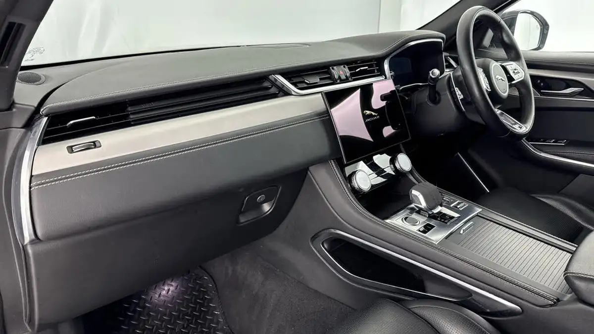 2021-jaguar-f-pace-20-d200-r-dynamic-se-mhev-big-9