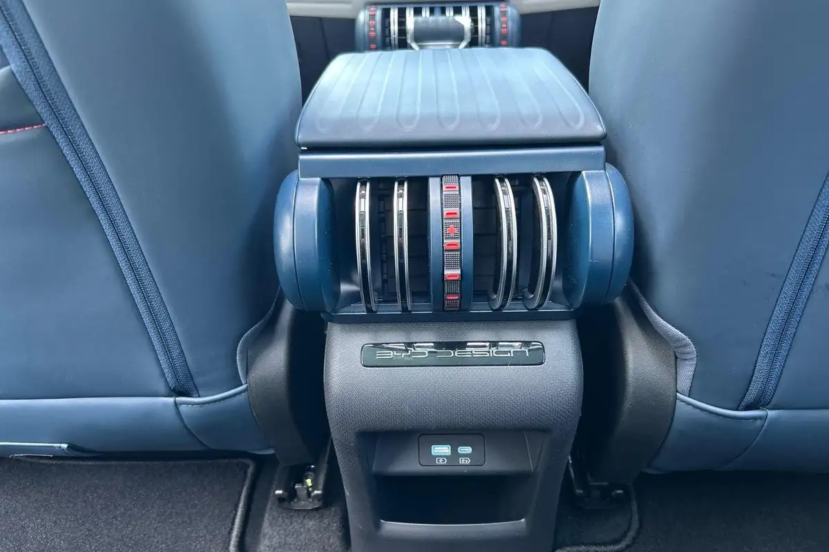 2024-byd-atto-3-e-design-big-29