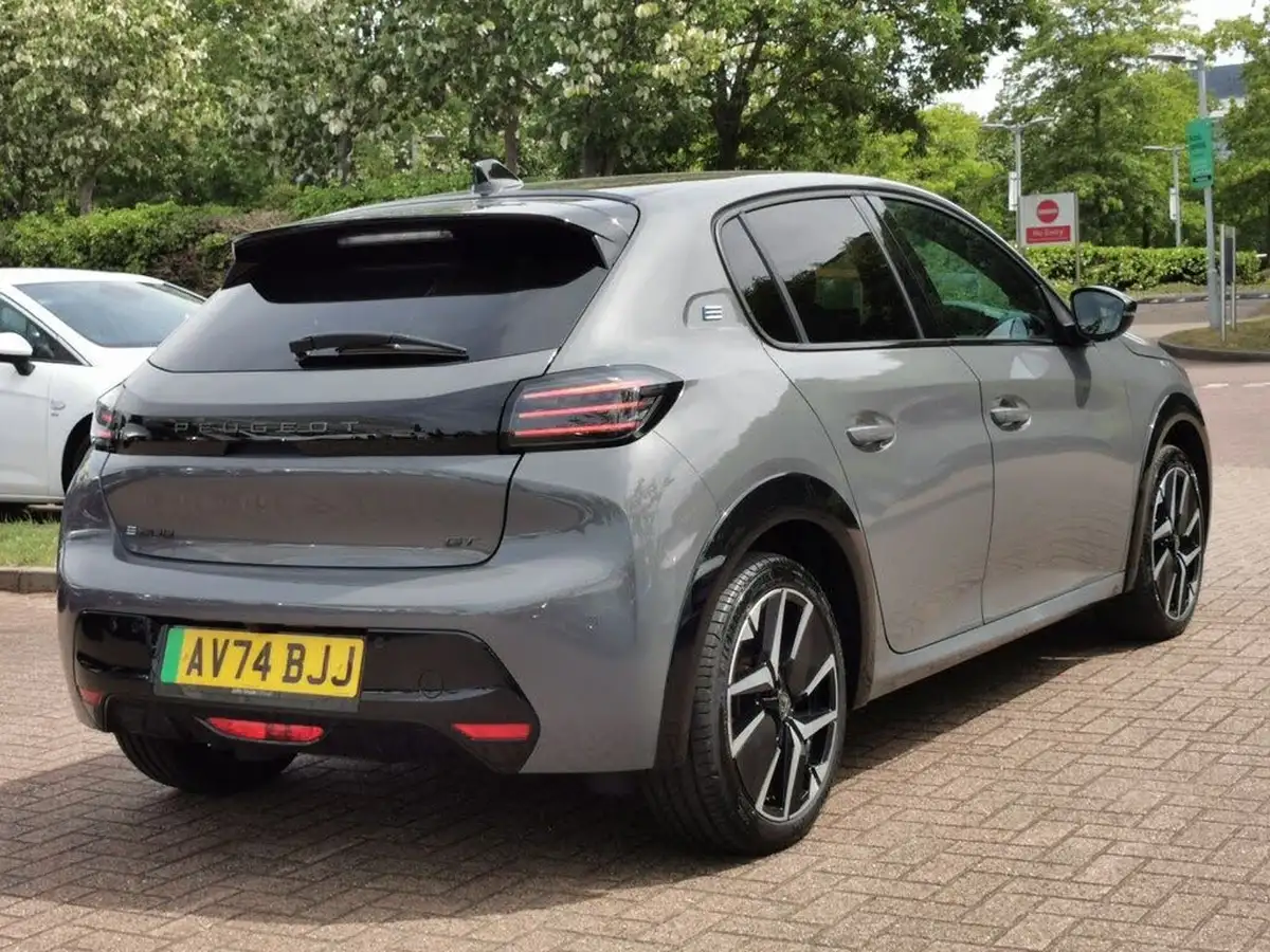 2024-peugeot-208-e-gt-156ps-51kwh-big-6