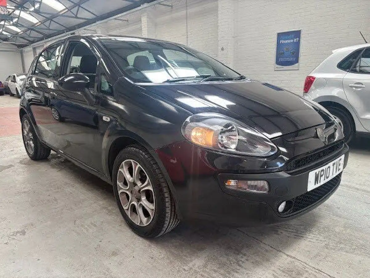 2010-fiat-punto-evo-14-gp-8v-5d-big-0