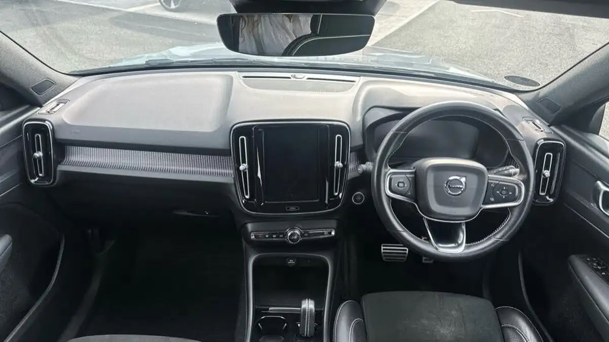2020-volvo-xc40-20td-d4-r-design-big-4