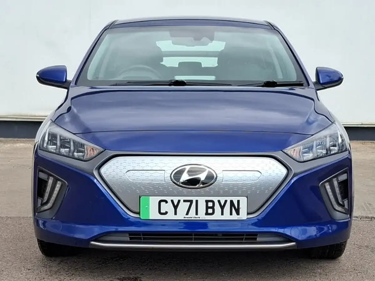2022-hyundai-ioniq-e-premium-electric-big-18