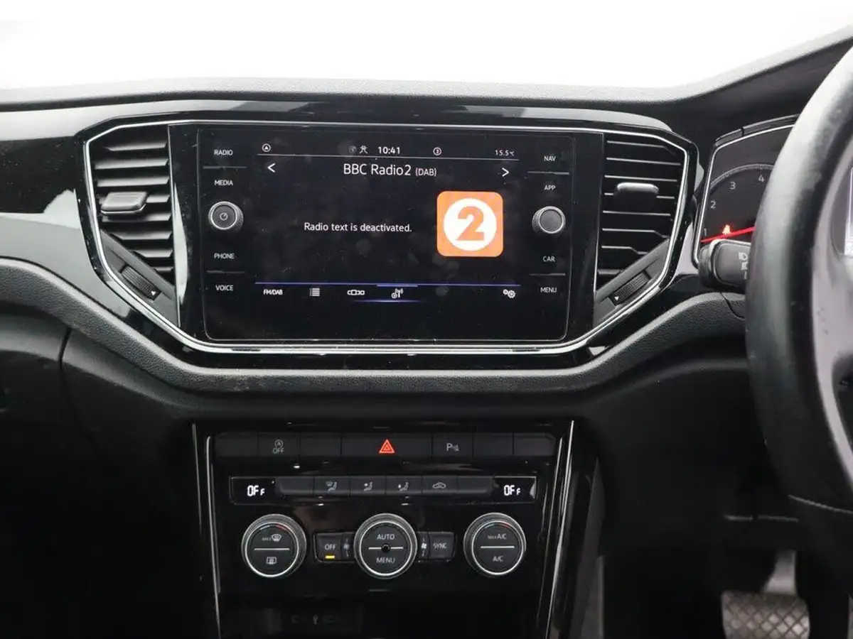 2021-volkswagen-t-roc-15-tsi-black-edition-dsg-big-16