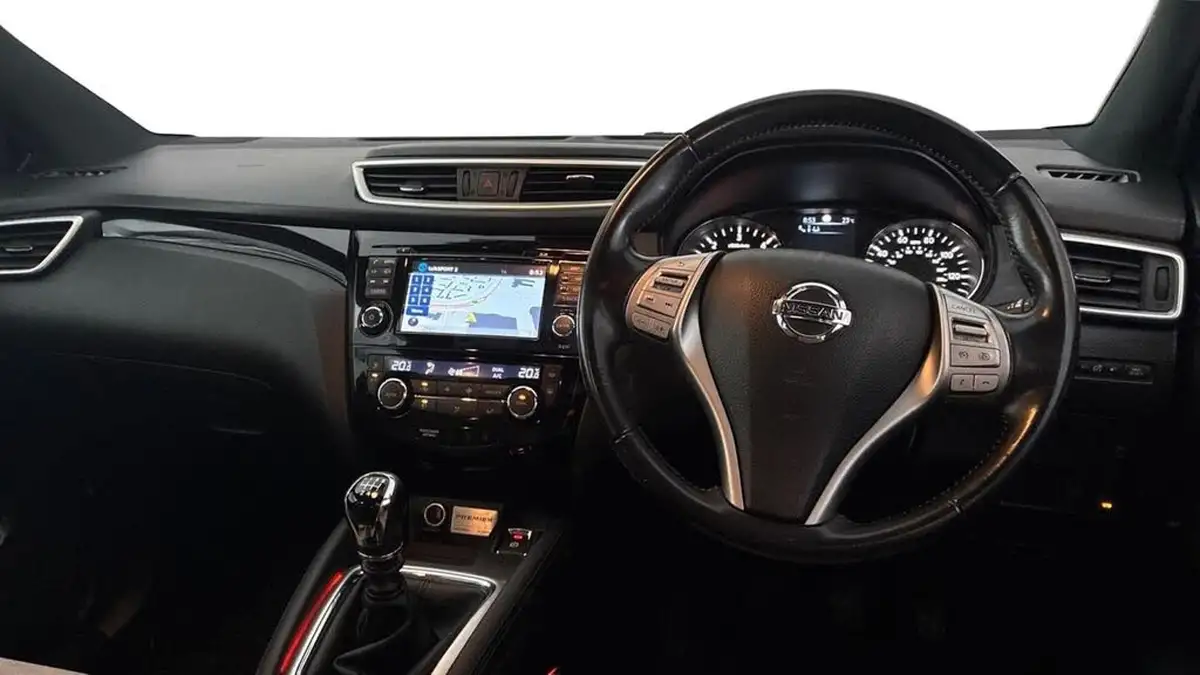 2014-nissan-qashqai-16dci-premier-limited-edition-big-15