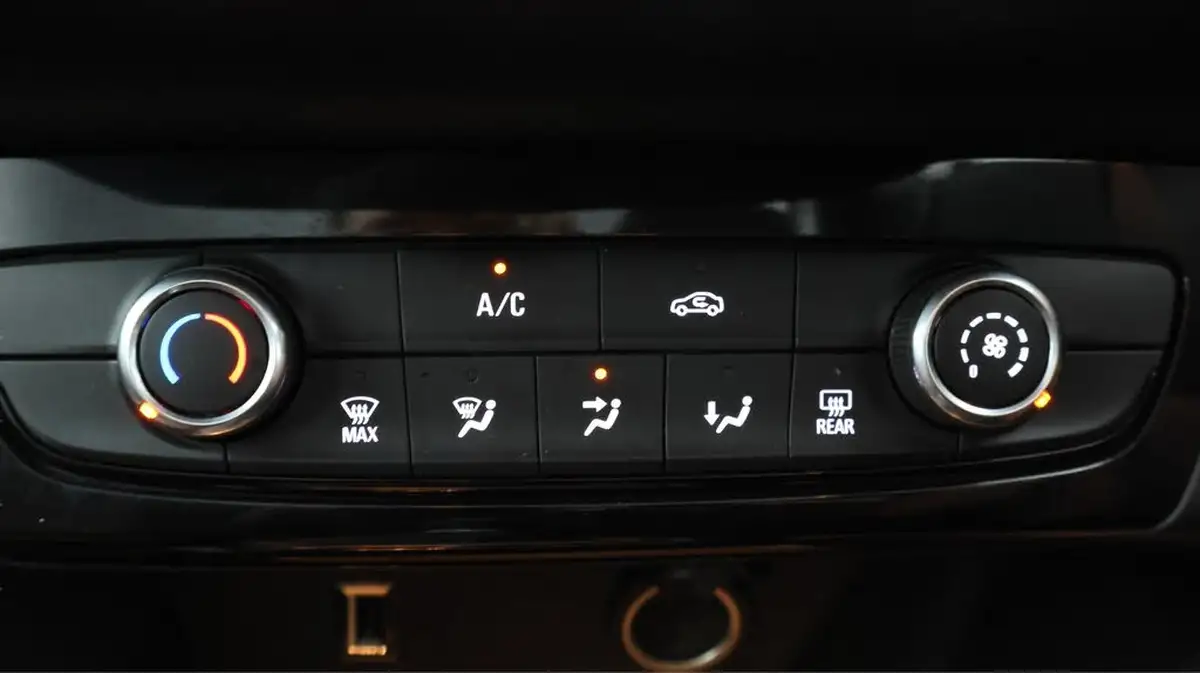 2020-vauxhall-corsa-12i-se-nav-big-11