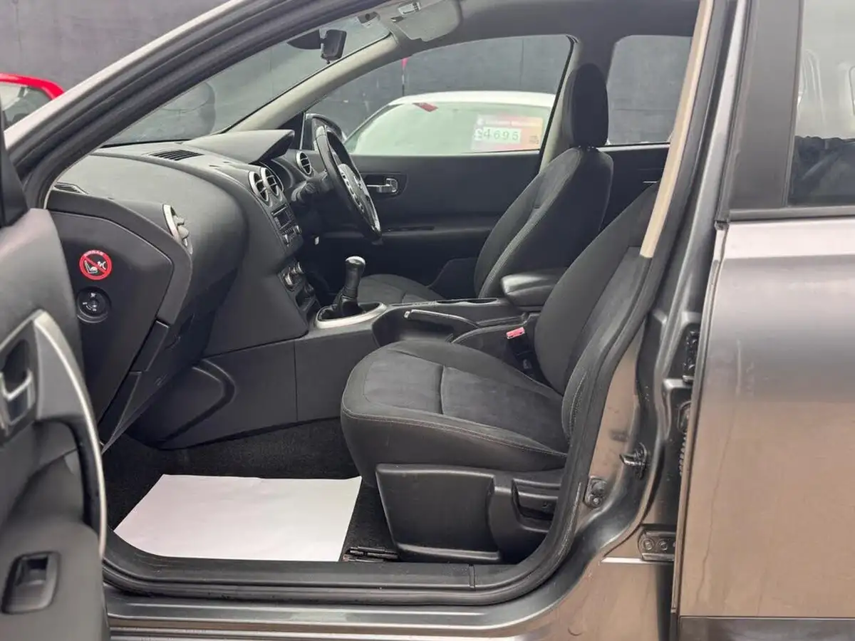 2012-nissan-qashqai-16-acenta-big-39